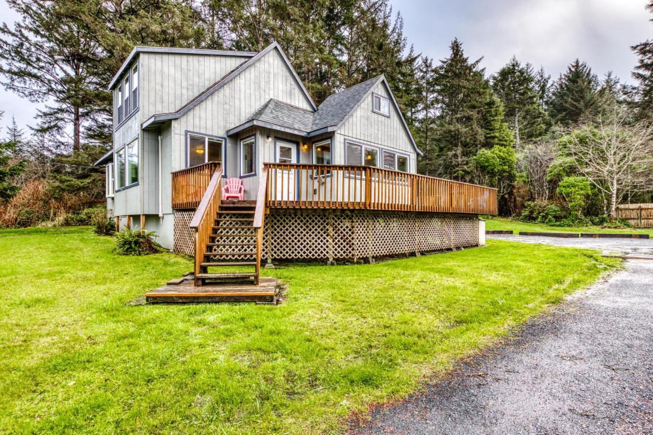 Hats House Coos Bay Exterior photo