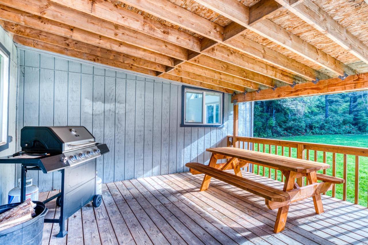 Hats House Coos Bay Exterior photo