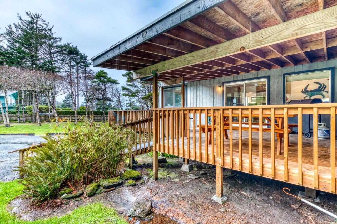 Hats House Coos Bay Exterior photo