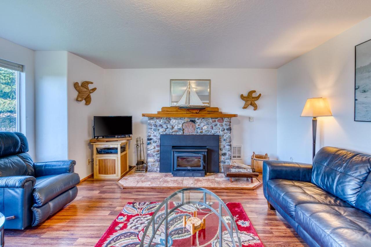 Hats House Coos Bay Exterior photo