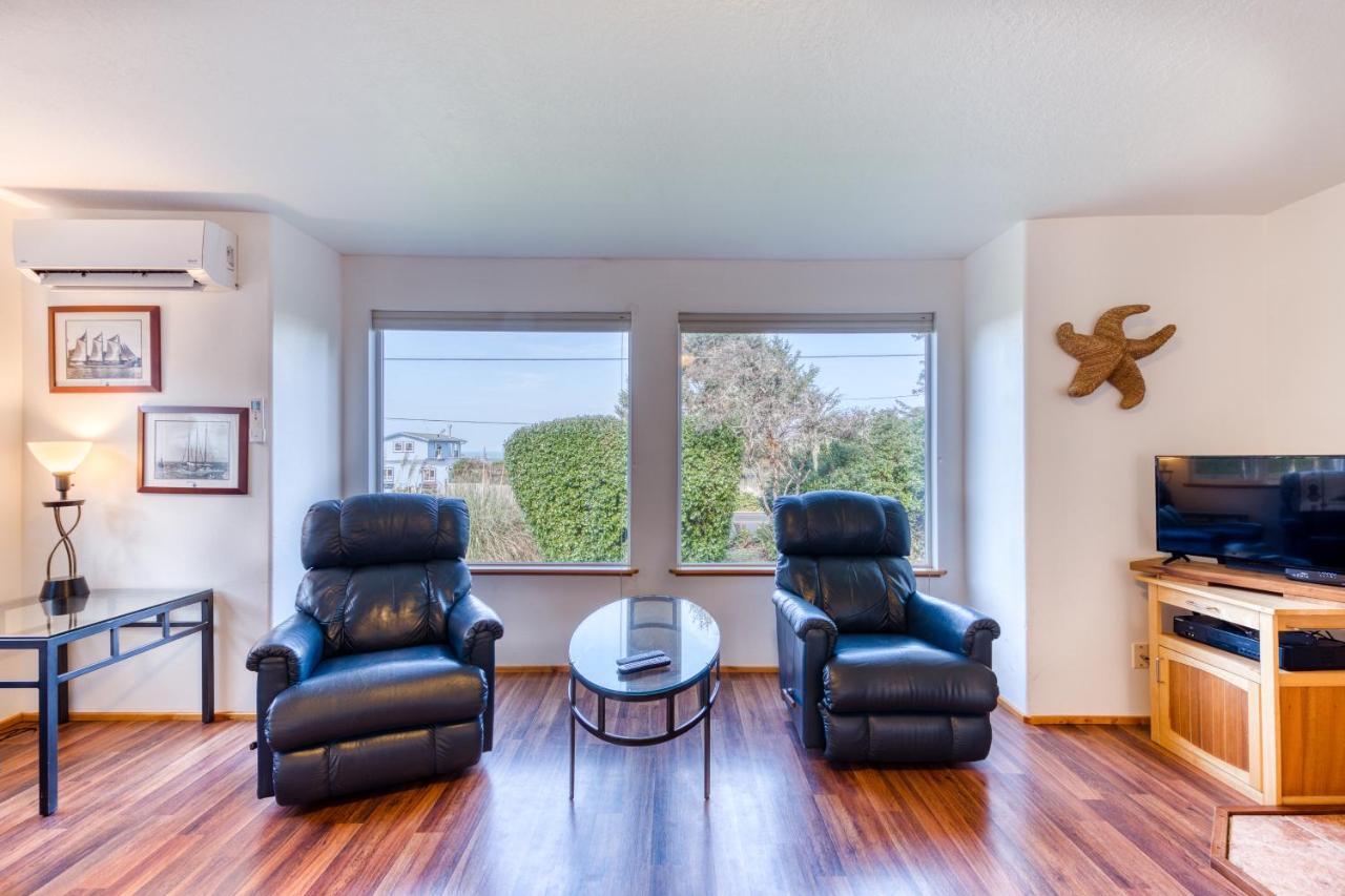Hats House Coos Bay Exterior photo
